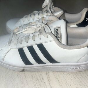 Adidas Grand Court Sneakers